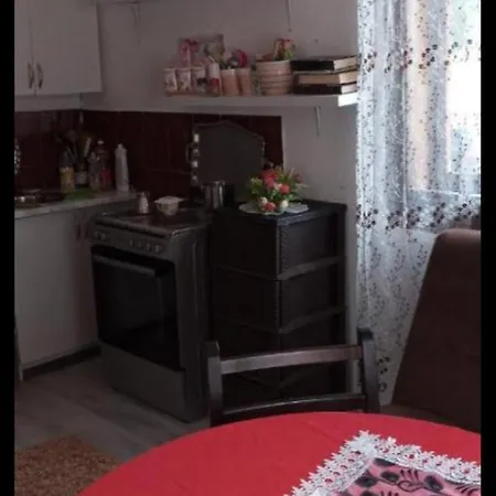 Adnan Y Emina Apartman *